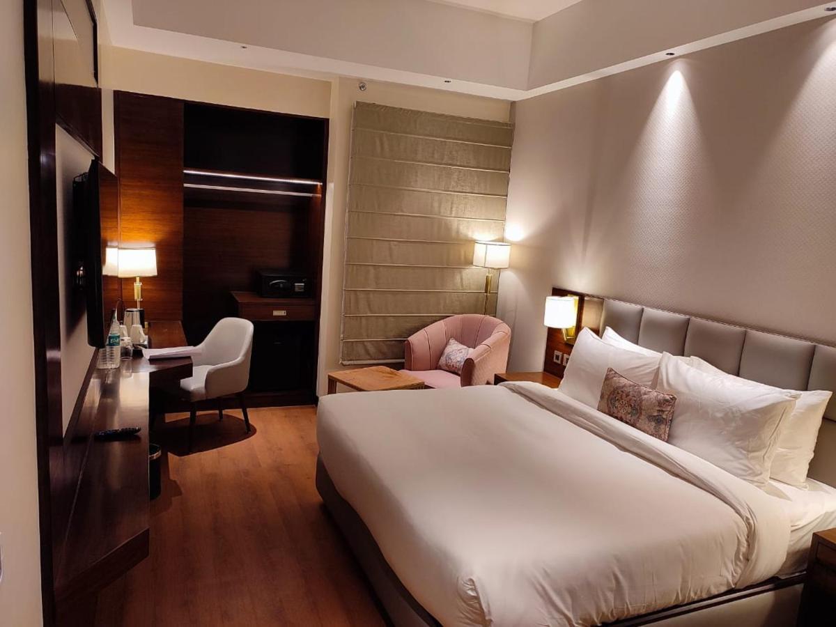 بانتشكولا Hotel Peninsula المظهر الخارجي الصورة